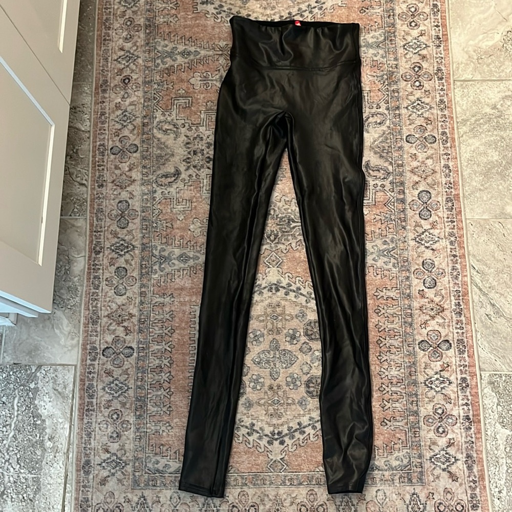 Spanx Size Small, Black leggings, Very comfortable!